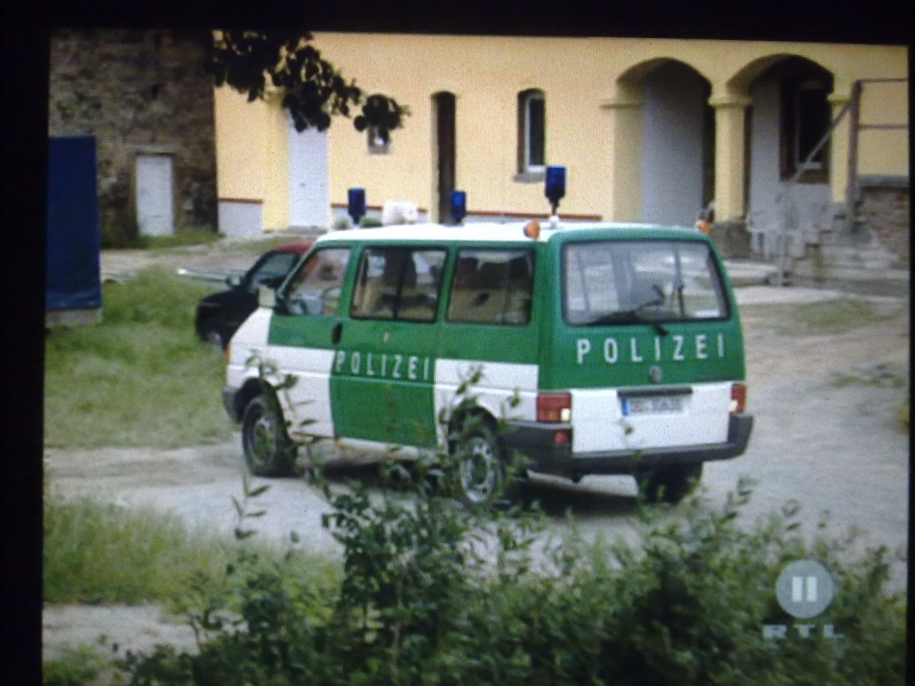 http://41.media.tumblr.com/439dd605c648d6ee38107df1961541ef/tumblr_o0w2jb8XiR1sofvubo1_1280.jpg